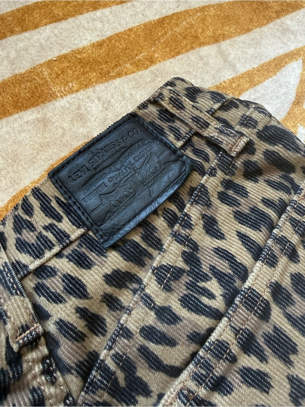 Levi Leopard Rib Cage Corduroy Pants - Brown/Black - Sz 25 - Picture 4 of 5